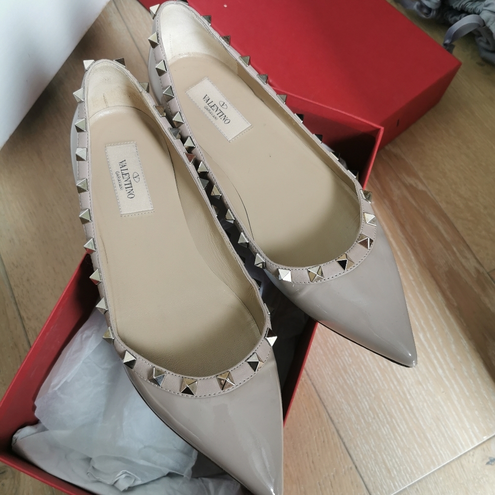 Valentino flat